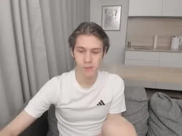 evymiuu – webcam model profile photo Image 14