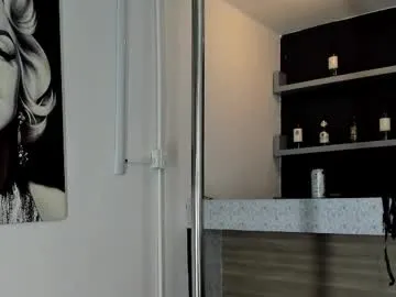 isisxoxx – webcam model profile photo Image 6