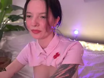 thyAnvi – webcam model profile photo Image 9