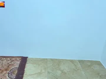 May-Squirt – webcam model profile photo Image 8