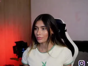 seraphine23 – webcam model profile photo Image 8