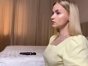 Elenascrib – webcam model profile photo Image 6