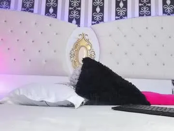 lunagirl13 – webcam model profile photo Image 3