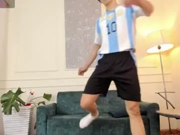 jacques_season – webcam model profile photo Image 11