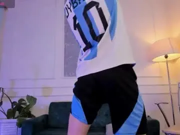 jacques_season – webcam model profile photo Image 3