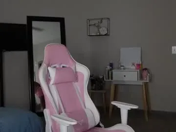 dreamteemergirl – webcam model profile photo Image 2