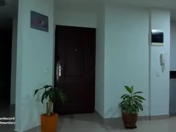 4U143 – webcam model profile photo Image 16