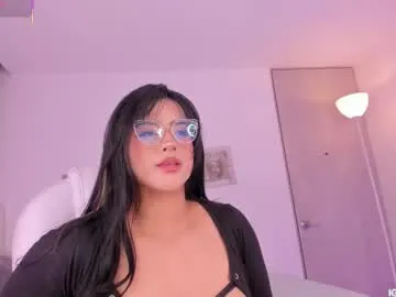 newwell – webcam model profile photo Image 14