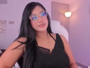 newwell – webcam model profile photo Image 16