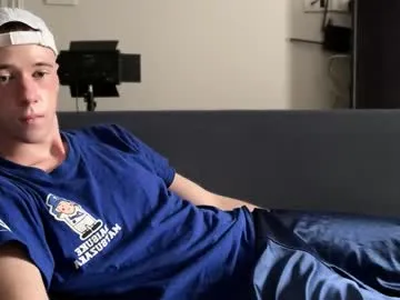 AmiLewis – webcam model profile photo Image 18