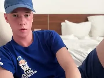 AmiLewis – webcam model profile photo Image 8