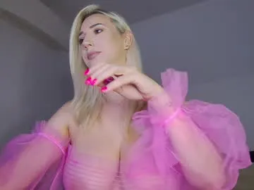 adventurina – webcam model profile photo Image 14