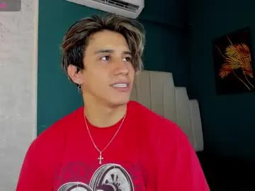 oypo – webcam model profile photo Image 9