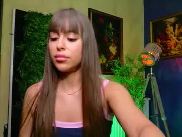 LaureMestler – webcam model profile photo Image 18