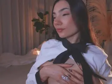 ORLA86 – webcam model profile photo Image 9