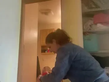 horny_tenager – webcam model profile photo Image 2