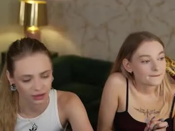 adritvance – webcam model profile photo Image 11