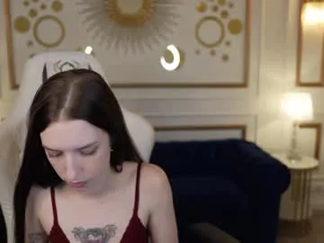 adritvance – webcam model profile photo Image 12