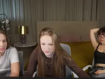 adritvance – webcam model profile photo Image 13