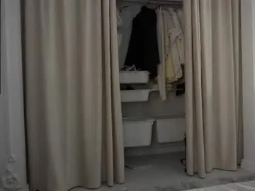 KpKpR – webcam model profile photo Image 2