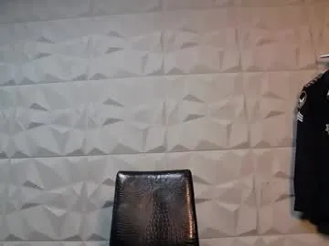 EmiliaCatalina – webcam model profile photo Image 13