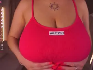 AmiLewis – webcam model profile photo Image 2