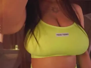 AmiLewis – webcam model profile photo Image 3