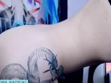 Ni-_haL01 – webcam model profile photo Image 18