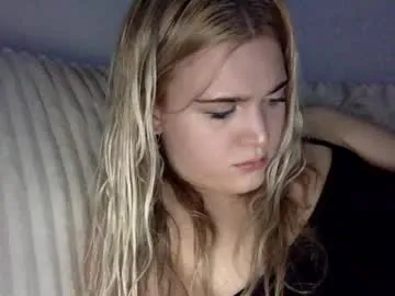 seraphine23 – webcam model profile photo Image 15