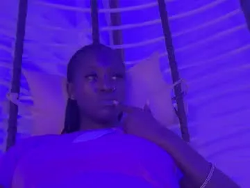 Hornylouisewil – webcam model profile photo Image 16