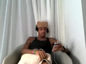 sareandrob – webcam model profile photo Image 10