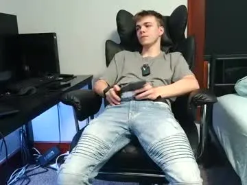 Nicoleevien – webcam model profile photo Image 3