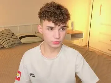 May-Squirt – webcam model profile photo Image 14