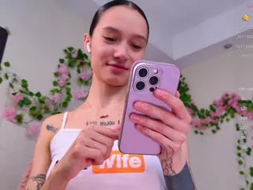 Bustykeyla – webcam model profile photo Image 8