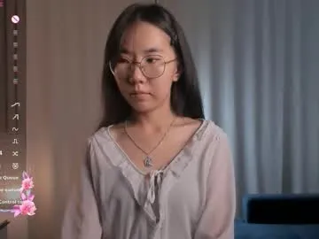 serena_willow – webcam model profile photo Image 18