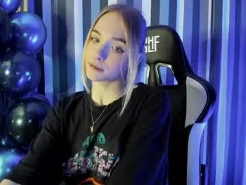 barely_legal_angel – webcam model profile photo Image 14