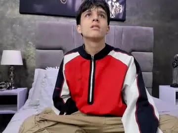 _Alicee_1 – webcam model profile photo Image 10