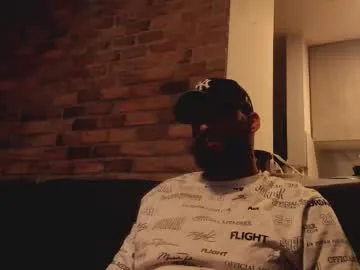 kellyvenous – webcam model profile photo Image 16