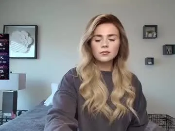 approche_toi_petite – webcam model profile photo Image 15