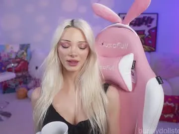 emma_andrew1 – webcam model profile photo Image 4