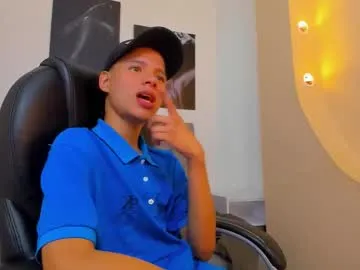 PichyPrettyPussy – webcam model profile photo Image 13