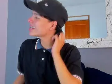 PichyPrettyPussy – webcam model profile photo Image 6