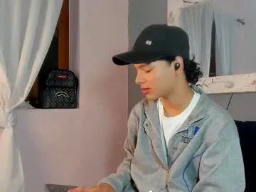 PichyPrettyPussy – webcam model profile photo Image 9