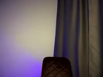 seraphine23 – webcam model profile photo Image 16