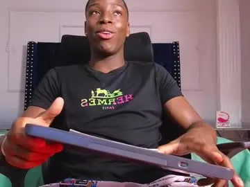 grettabenett_ profile photo Image 19