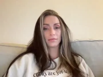 babyaylin – webcam model profile photo Image 3