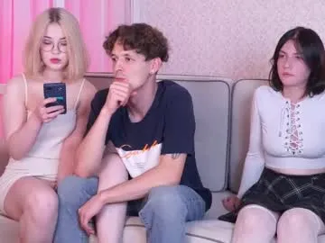 chee_cha – webcam model profile photo Image 13