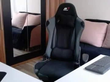 braxiboy – webcam model profile photo Image 5