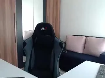 braxiboy – webcam model profile photo Image 9