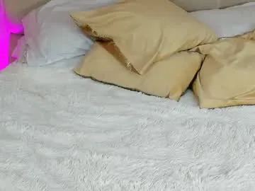 PinkLoving070 – webcam model profile photo Image 3